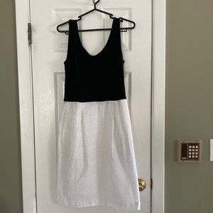 DKNY BLACK AND WHITE EYELET DRESS SIZE S